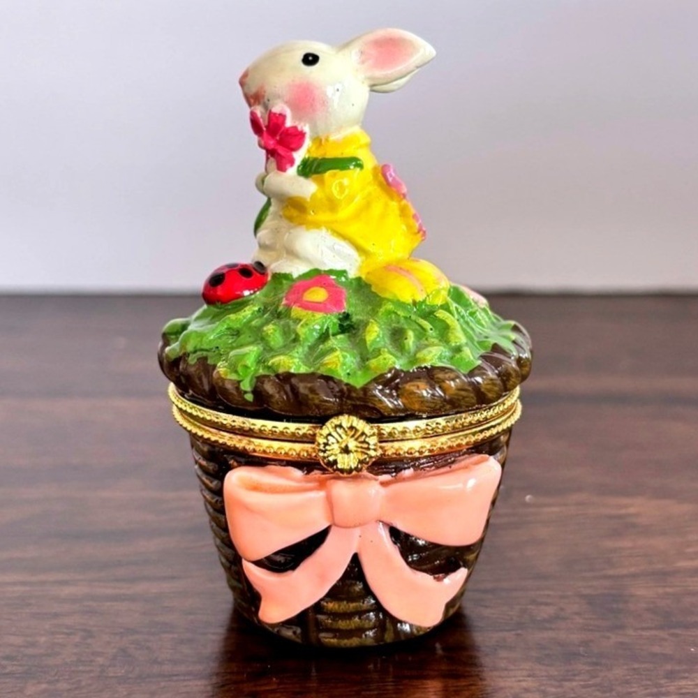 Bunny Rabbit Basket Decorative Hinged Keepsake Trinket Box Easter Floral Spring